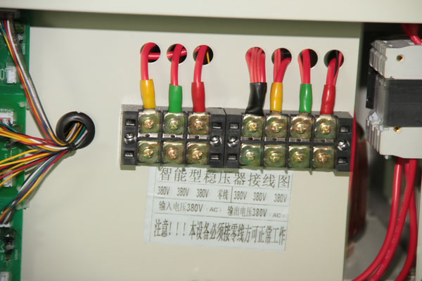 三相四線380伏穩(wěn)壓器接線圖